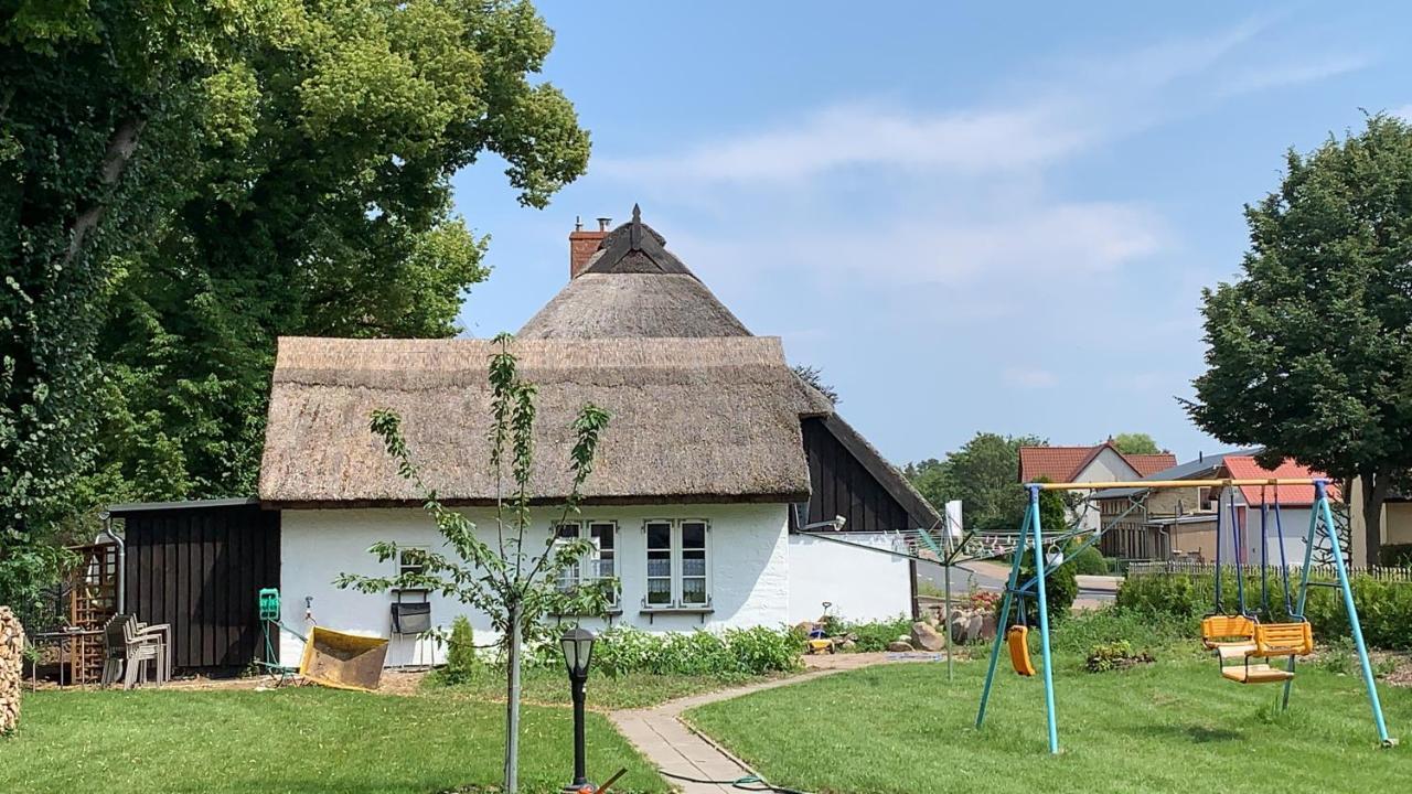 Ferienhaus Alte Schule Rambin Auf Ruegen Bagian luar foto