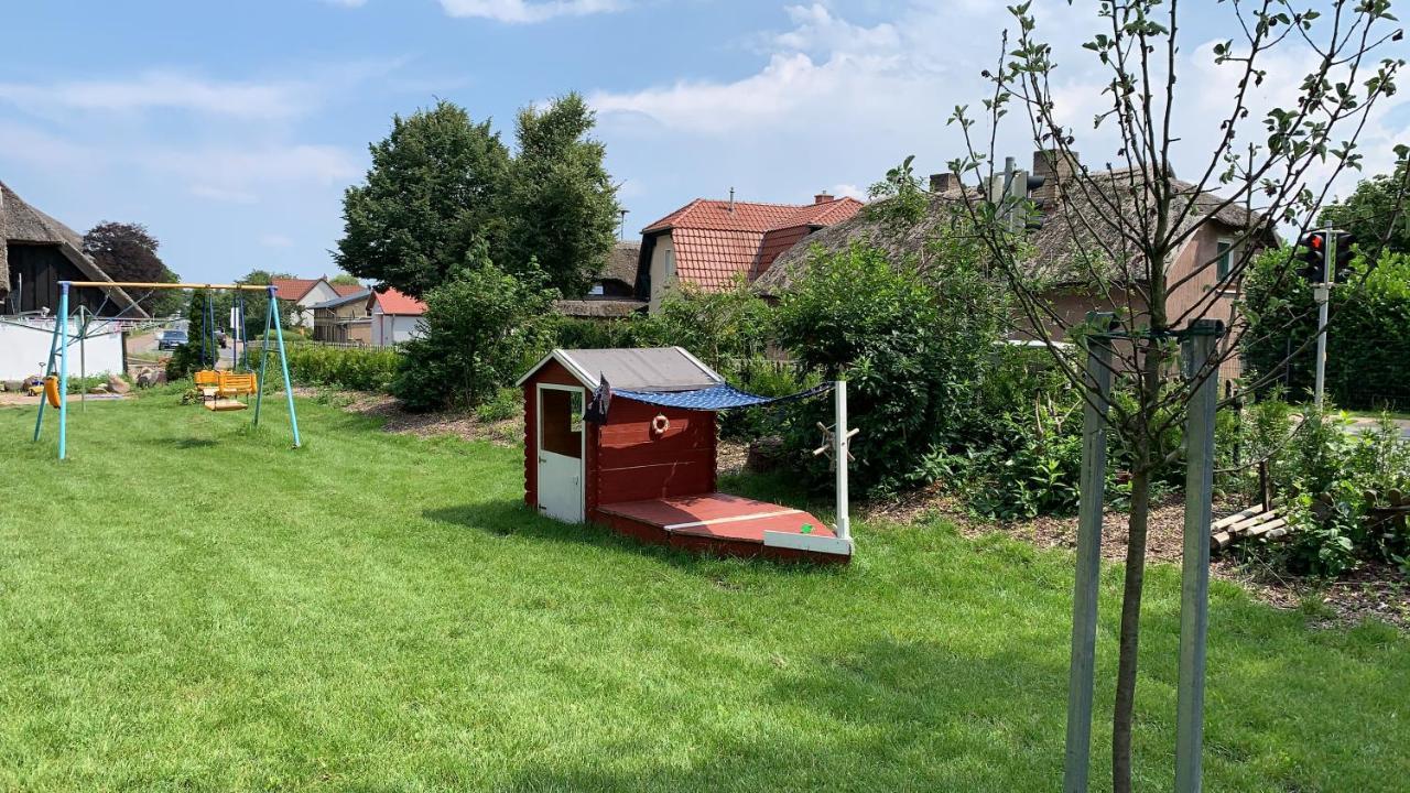 Ferienhaus Alte Schule Rambin Auf Ruegen Bagian luar foto